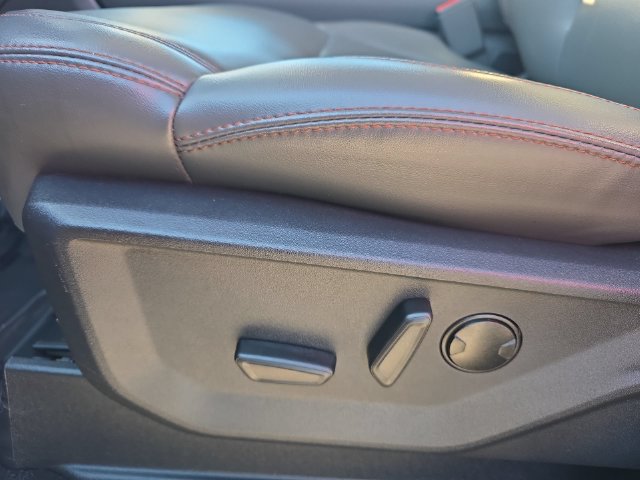 Used 2025 Ford Expedition Active AWD/4WD image 31