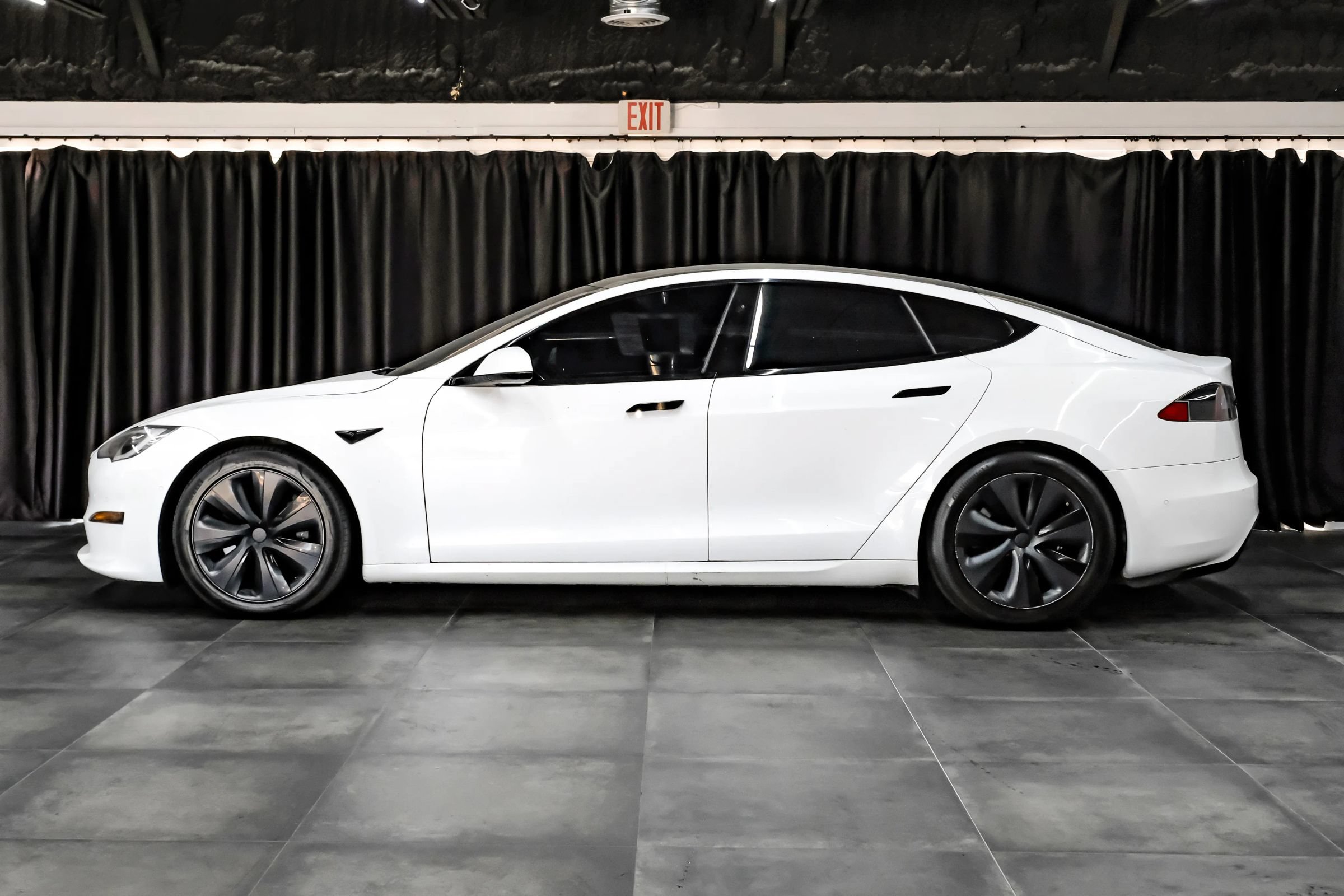 Used 2022 Tesla Model S AWD/4WD image 12