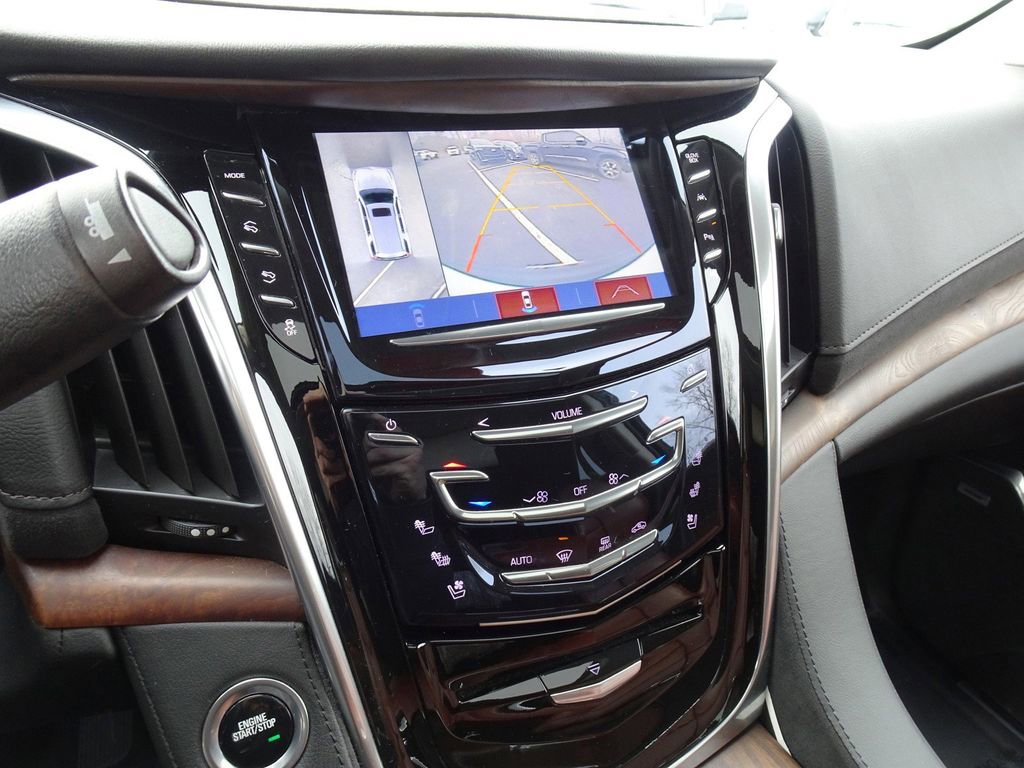 Used 2020 Cadillac Escalade Premium Luxury image 20