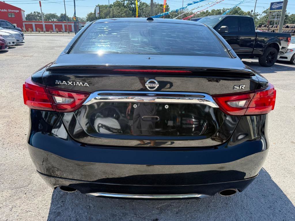 Used 2017 Nissan Maxima SR w/ Midnight Edition FWD image 6