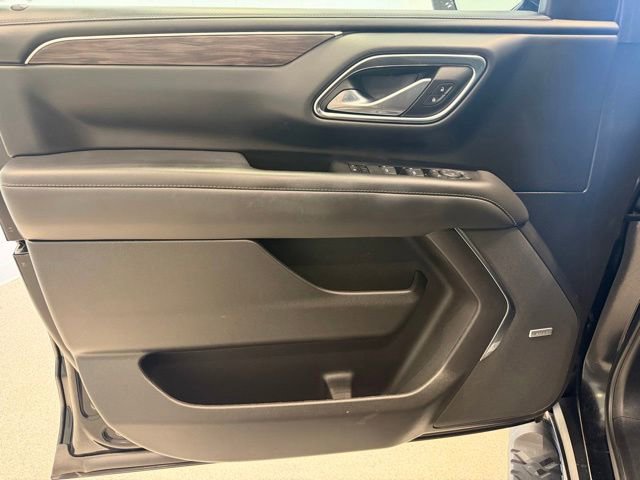 Used 2023 Chevrolet Suburban Z71 w/ Luxury Package AWD/4WD image 22