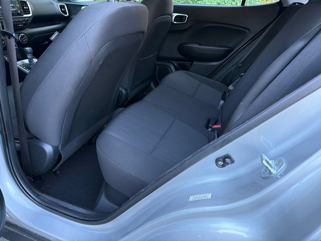 Used 2021 Hyundai Venue SE FWD image 20