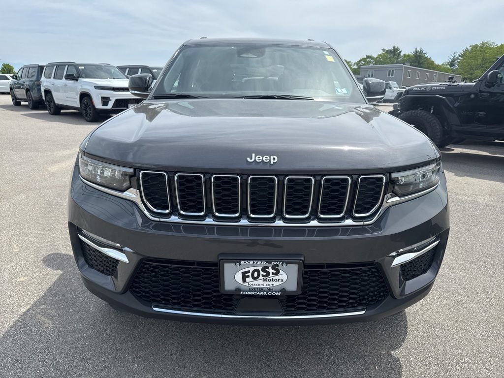 Used 2025 Jeep Grand Cherokee Limited w/ Trailer Tow Package AWD/4WD image 8