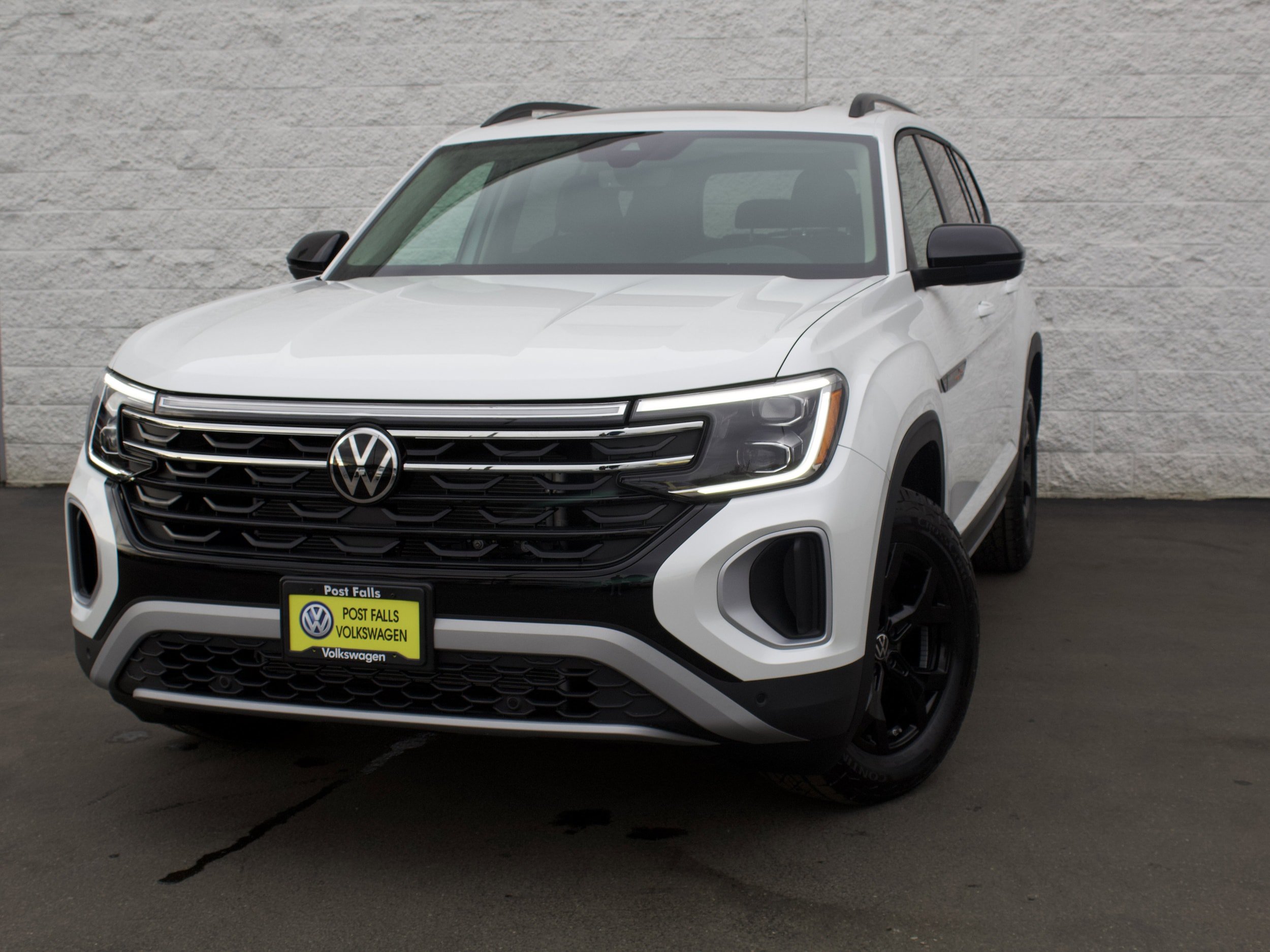 New 2026 Volkswagen Atlas Peak Edition AWD/4WD image 3