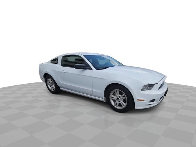 Used 2014 Ford Mustang Coupe image 2