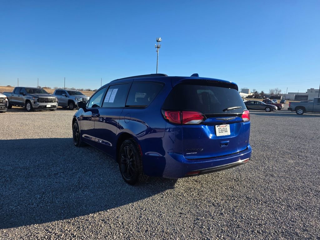 Used 2020 Chrysler Pacifica Touring-L w/ Advanced Safetytec Group image 6