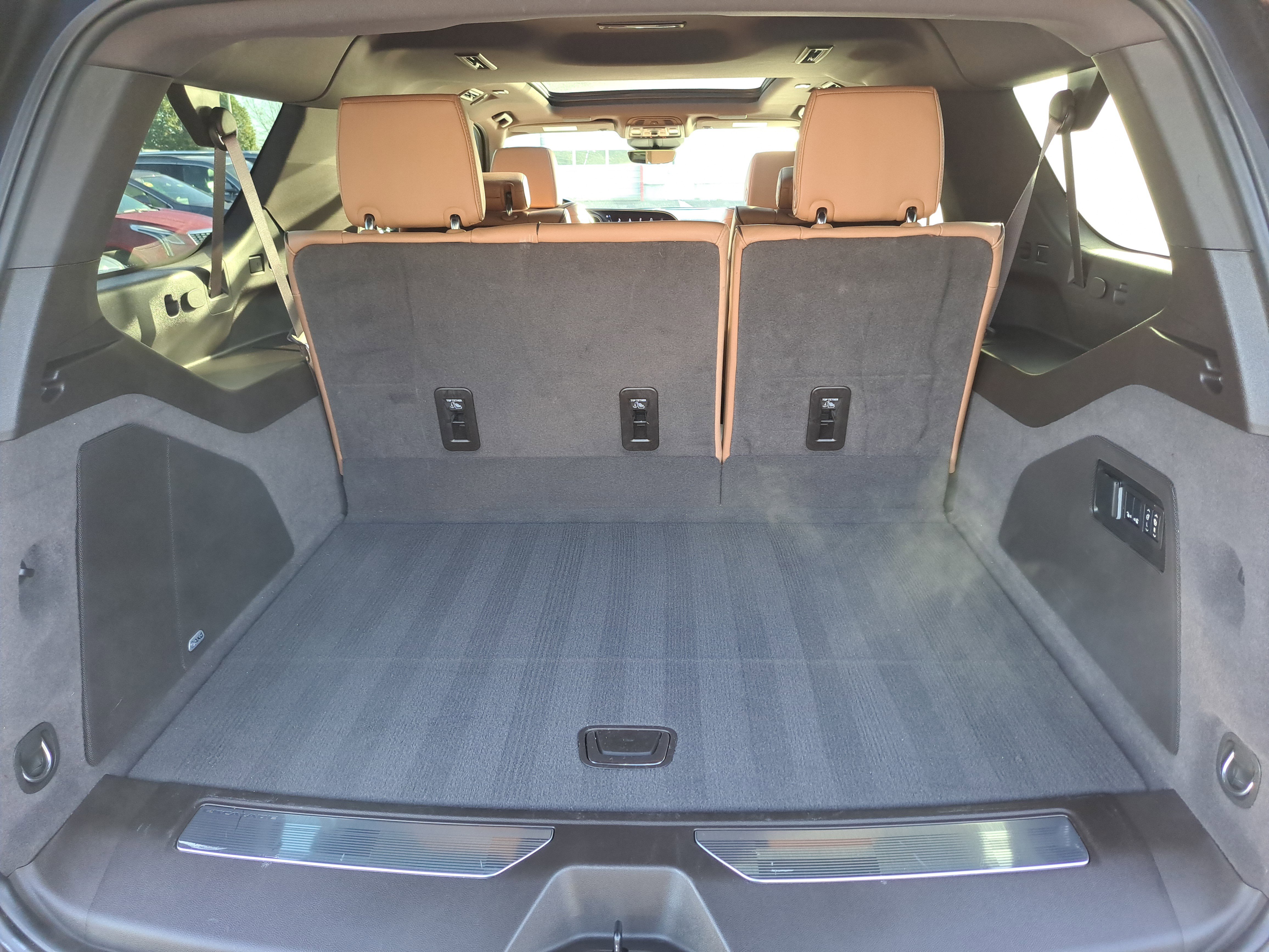 Used 2024 Cadillac Escalade ESV Sport w/ LPO, ONYX Package image 33