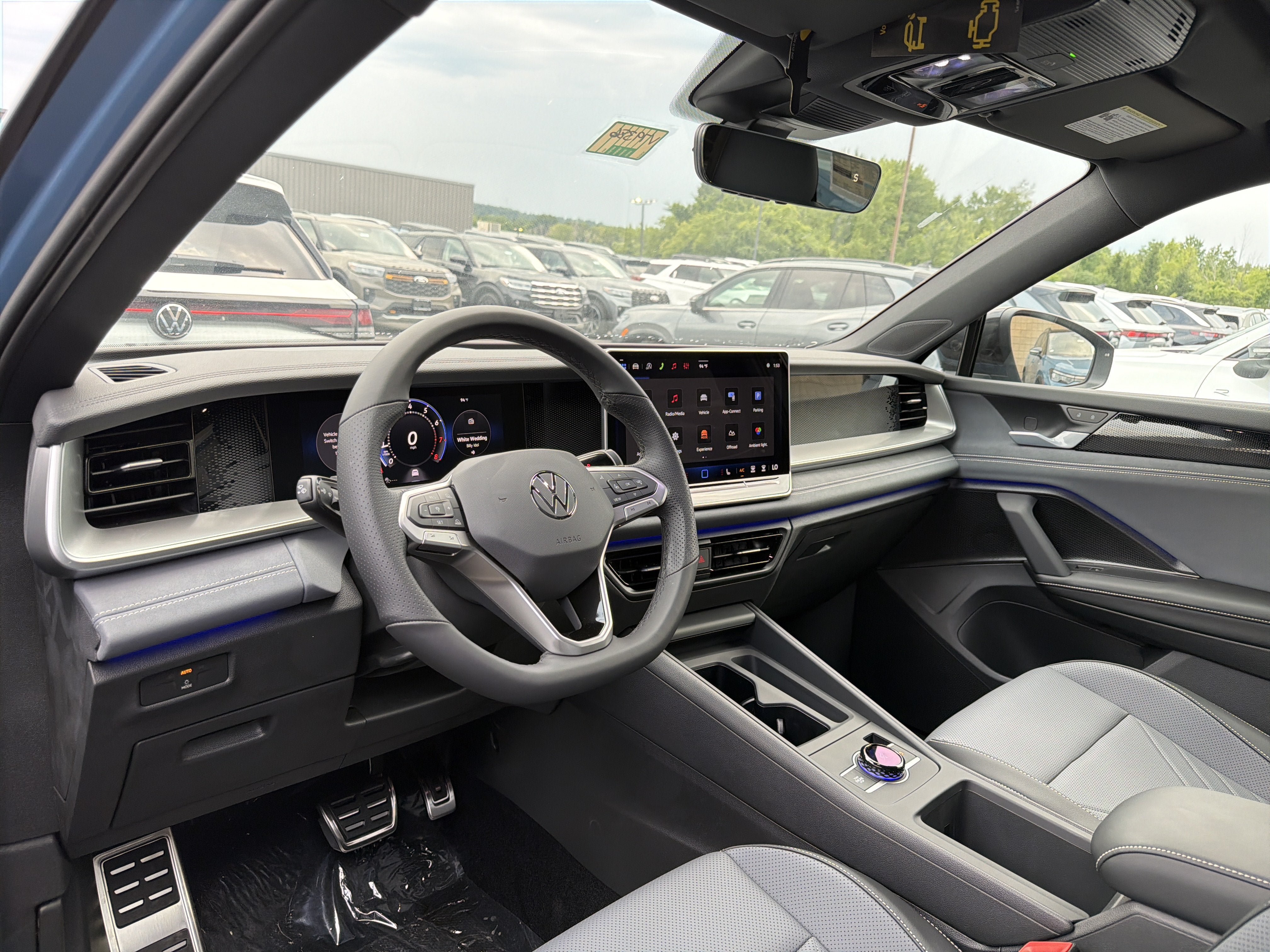 New 2026 Volkswagen Tiguan SE R-Line AWD/4WD image 7
