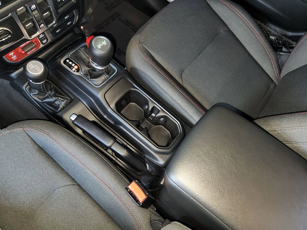 Used 2025 Jeep Wrangler Unlimited Rubicon AWD/4WD image 22