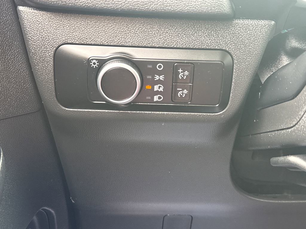 Used 2025 Ford Escape Active AWD/4WD image 32