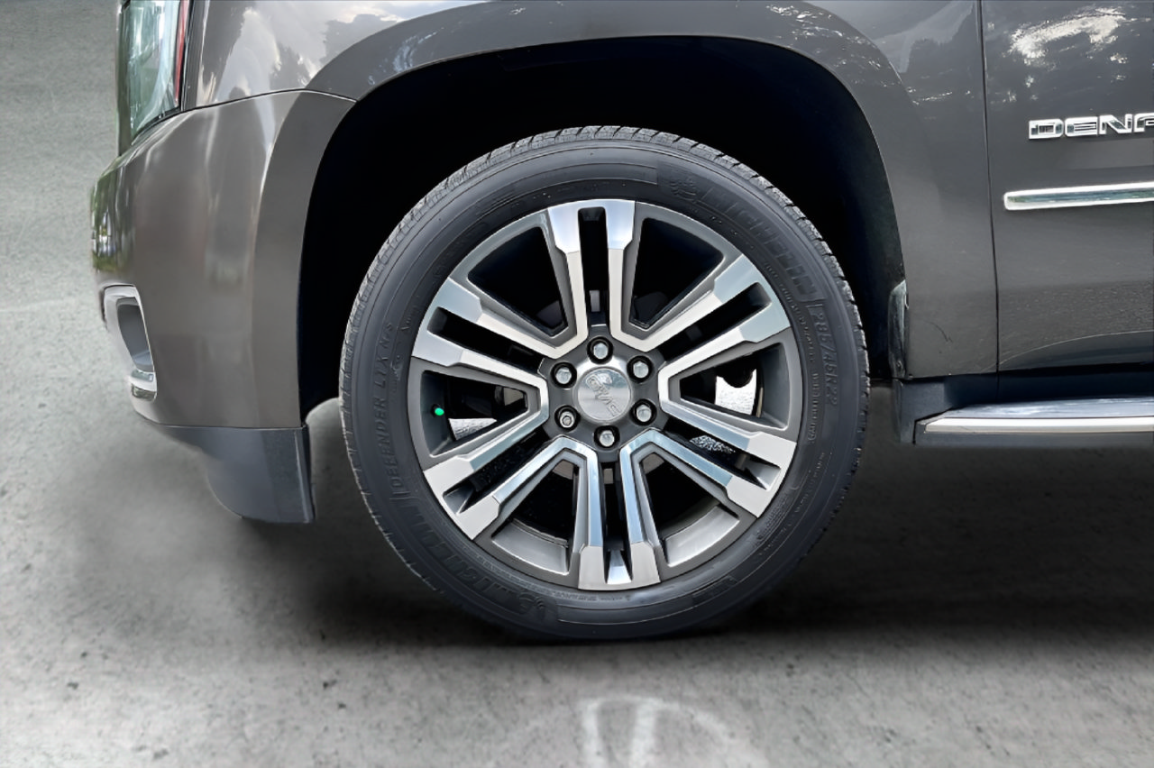Used 2020 GMC Yukon Denali RWD image 37