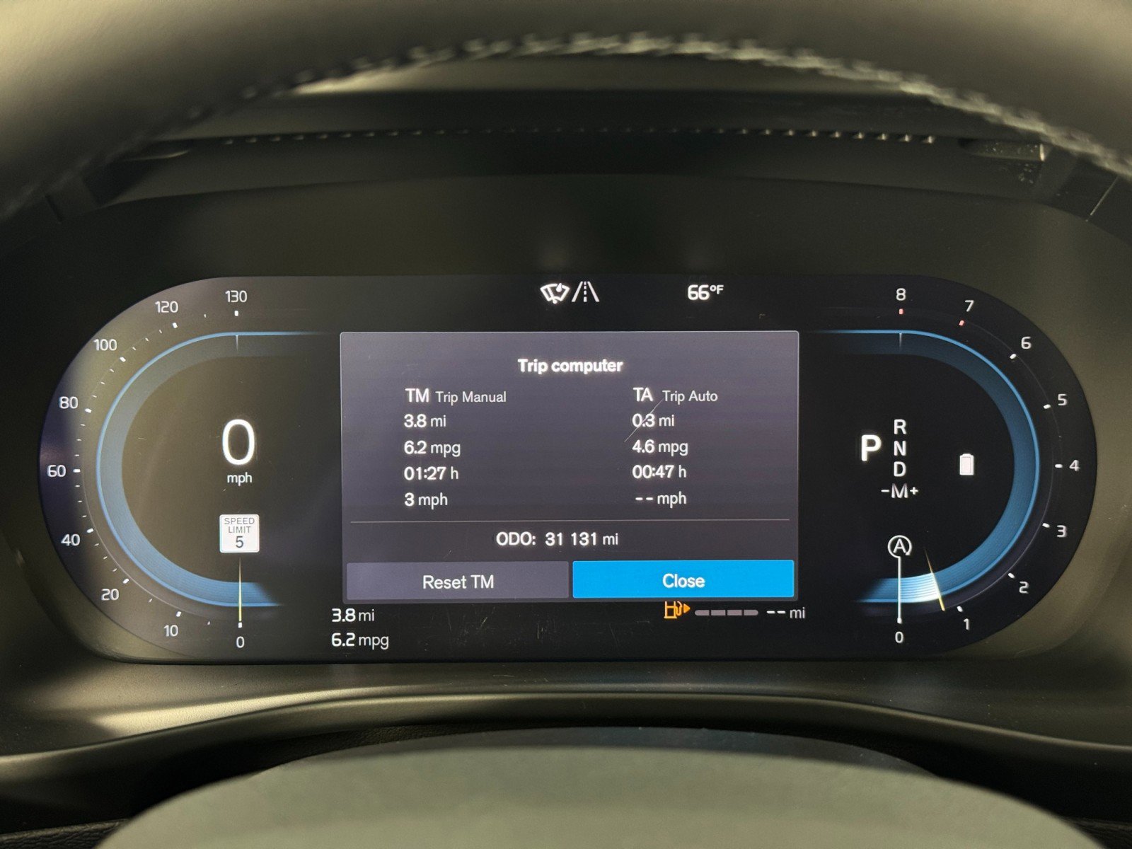 Used 2023 Volvo XC40 B5 Ultimate image 19