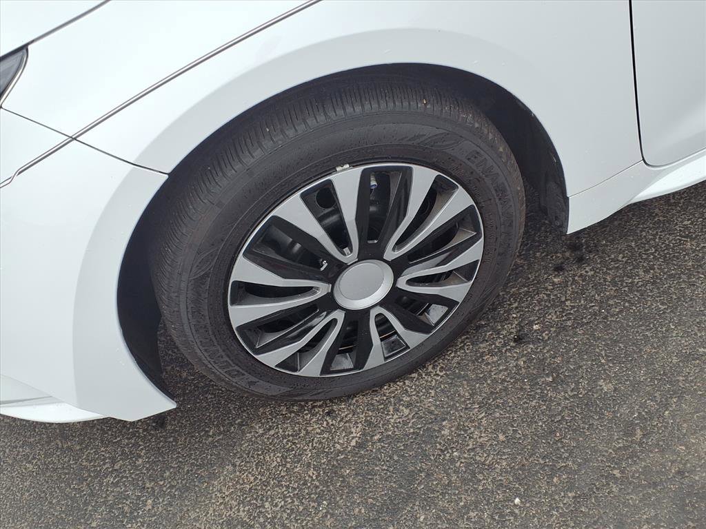 Used 2022 Toyota Corolla LE image 22