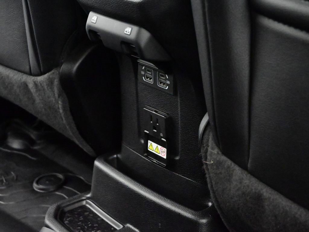 Used 2021 Jeep Wrangler Unlimited Sahara image 35