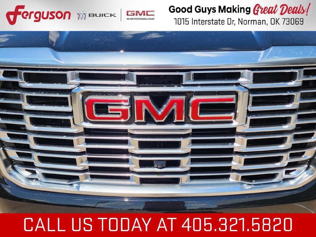 New 2026 GMC Yukon Denali w/ Denali Reserve Package AWD/4WD image 9