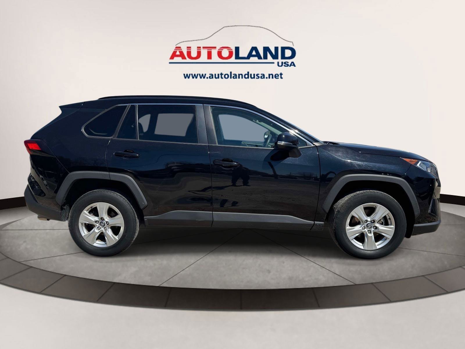 Used 2020 Toyota RAV4 XLE w/ All Weather Liner Package AWD/4WD image 3