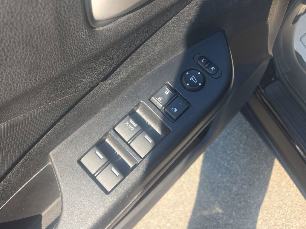 Used 2016 Honda CR-V LX image 18