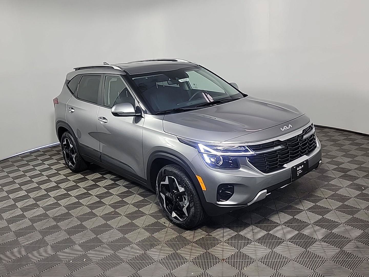 Used 2026 Kia Seltos S AWD/4WD image 2