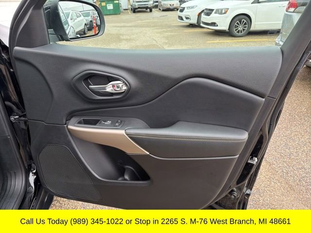 Used 2018 Jeep Cherokee Limited w/ Technology Group image 41