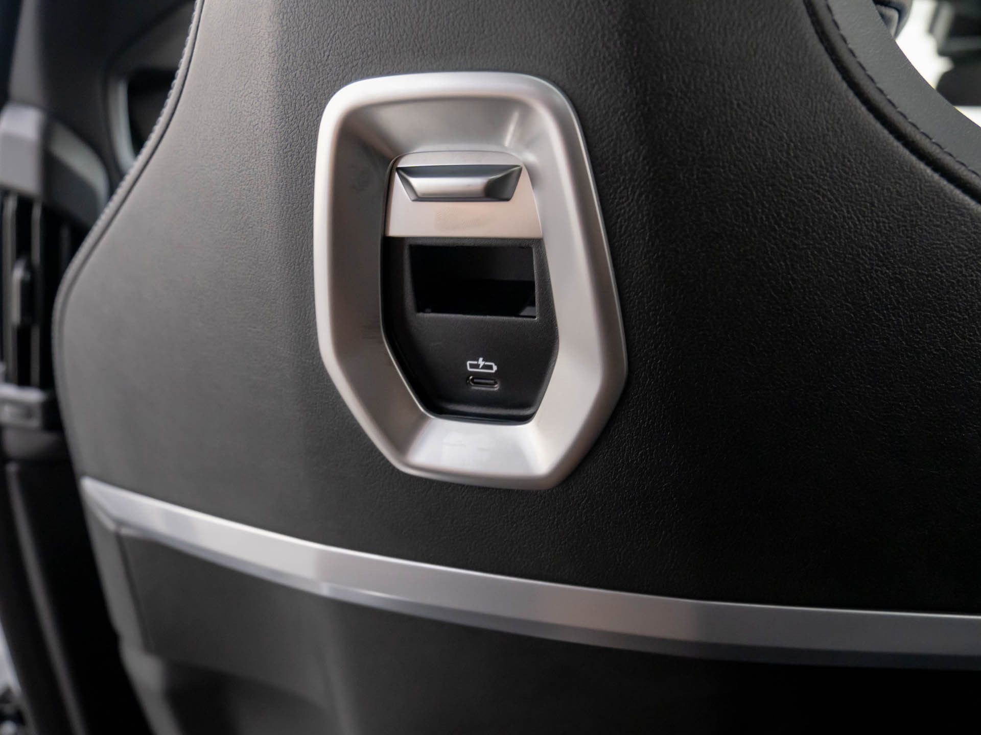 Used 2025 BMW 760i xDrive image 19