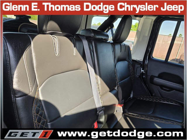 Used 2023 Jeep Wrangler Sahara image 29