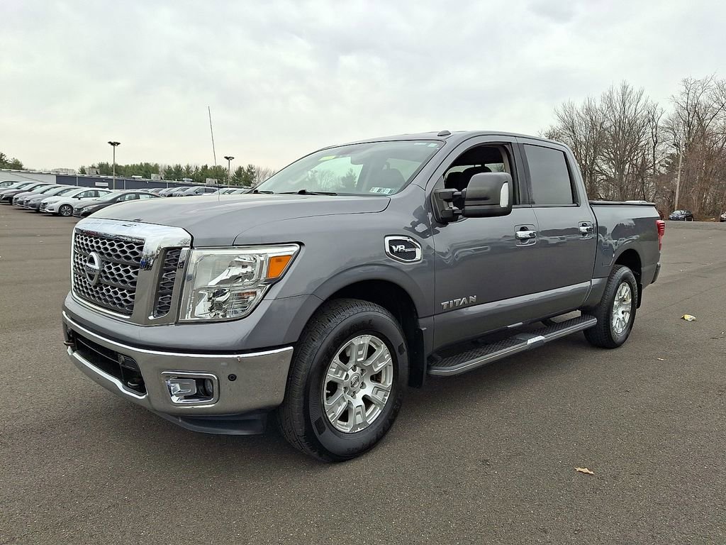 Used 2017 Nissan Titan SV image 3