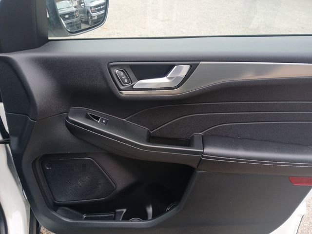 Certified 2022 Ford Escape Titanium w/ Class II Trailer Tow Package image 56