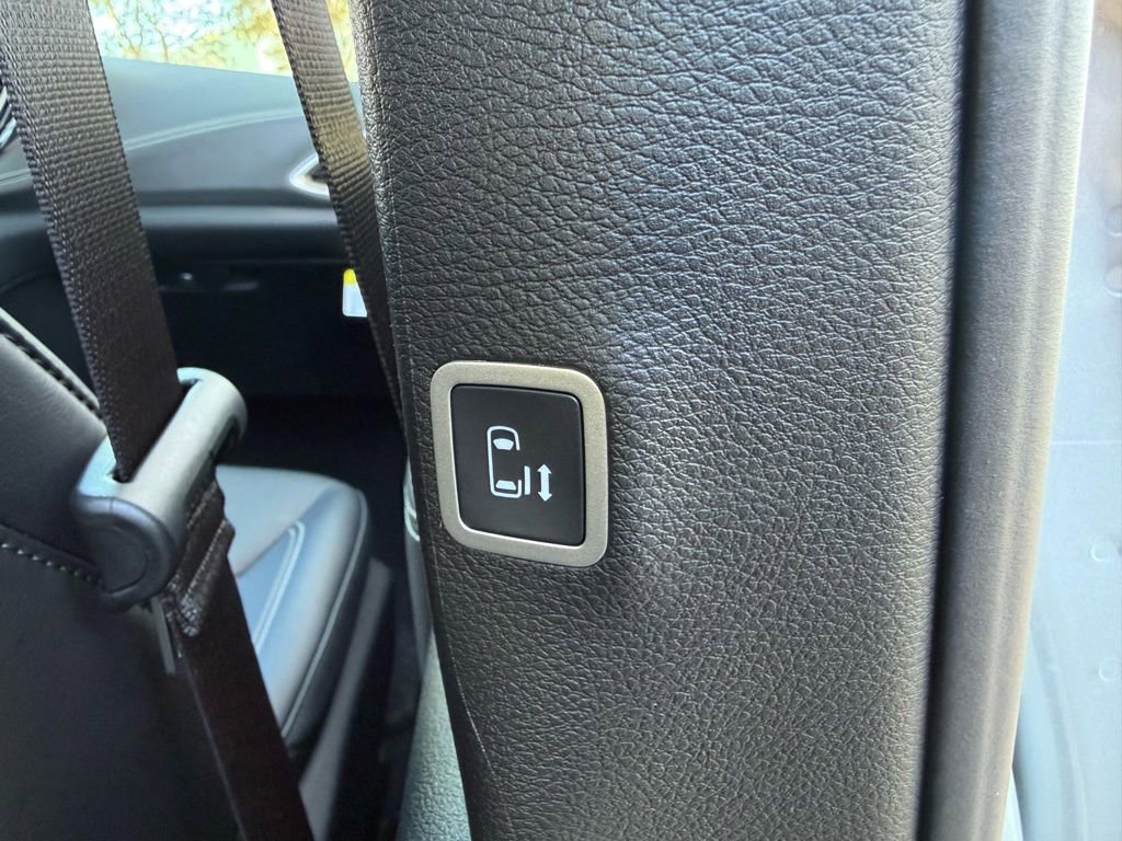 New 2026 Chrysler Pacifica Select image 44