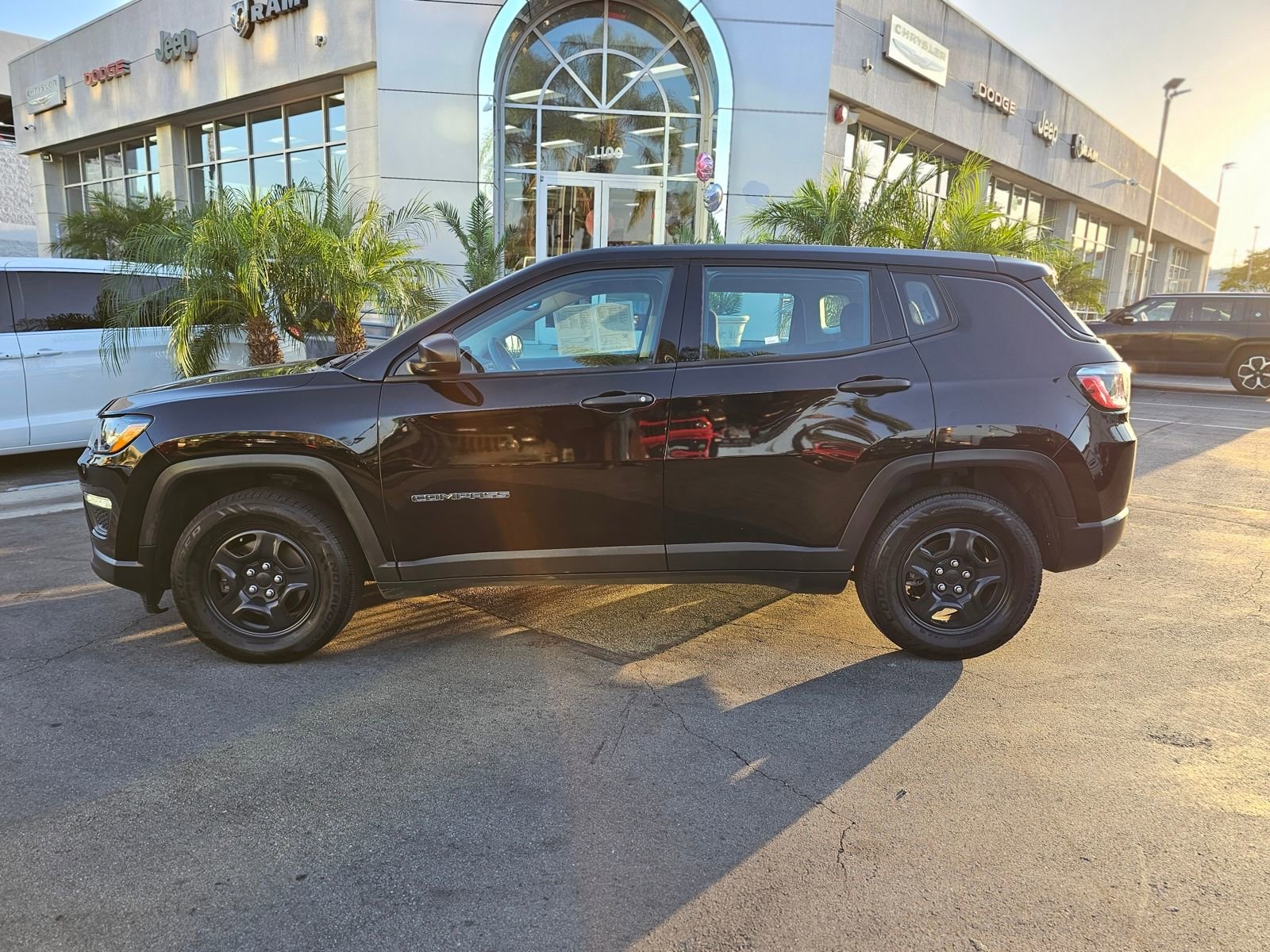 Used 2018 Jeep Compass Sport image 4