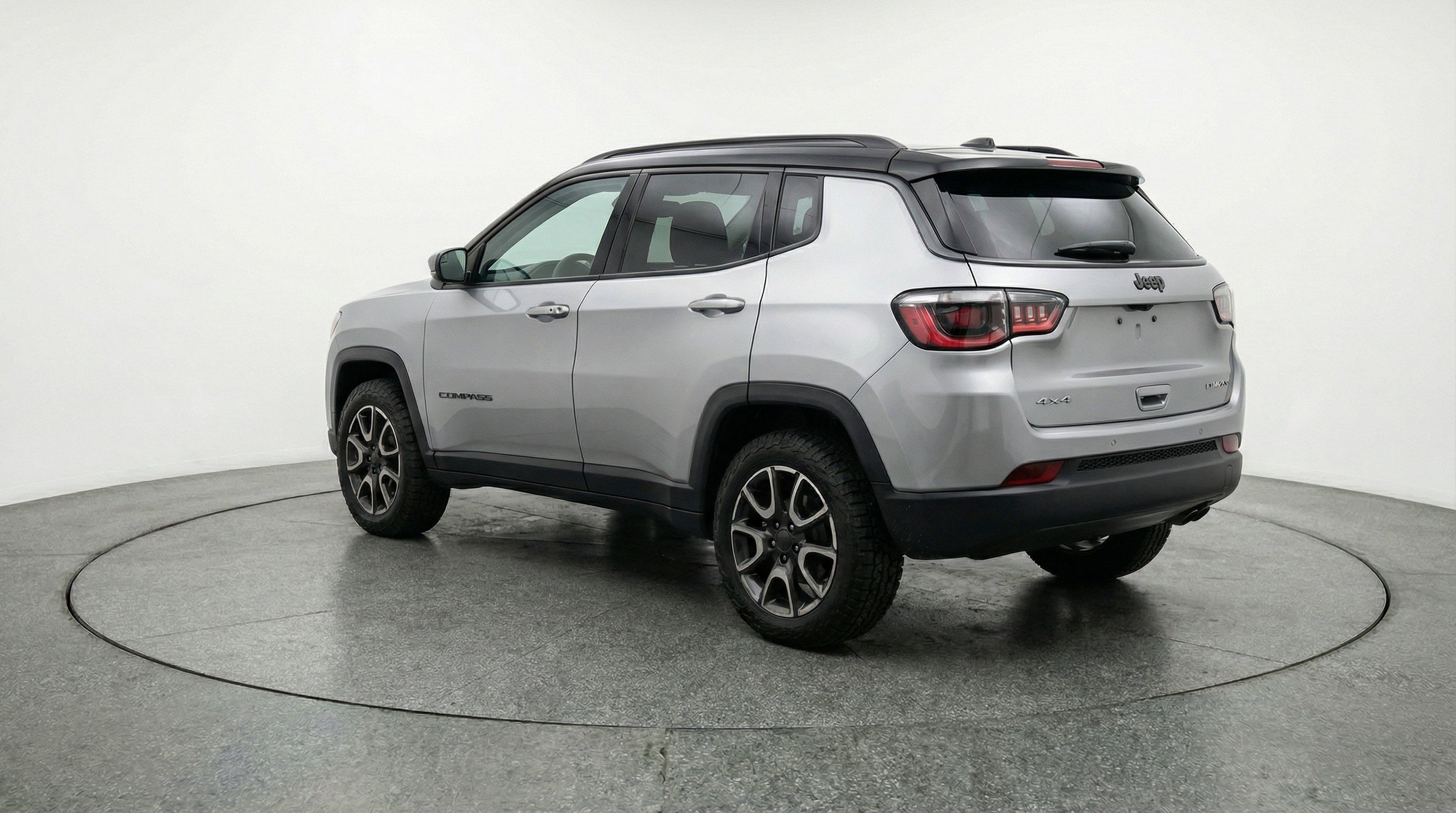 Used 2025 Jeep Compass Trailhawk AWD/4WD image 6