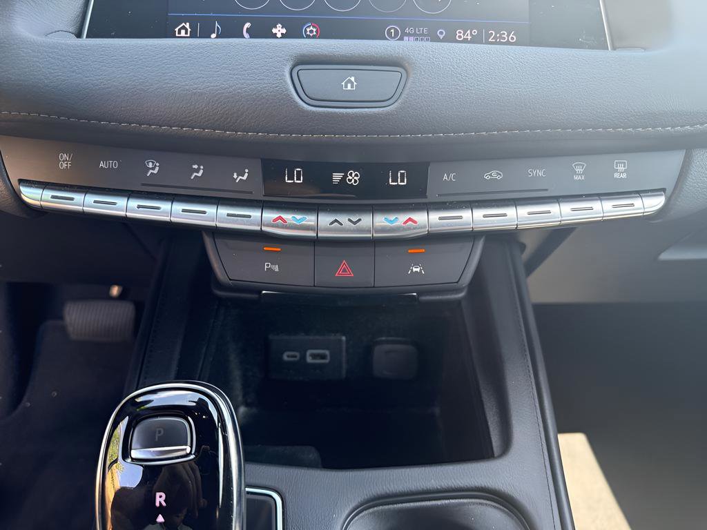 Used 2023 Cadillac XT4 Premium Luxury FWD image 28