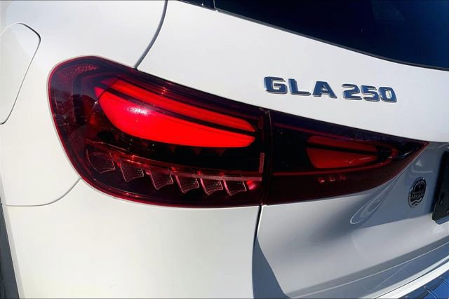 Used 2025 Mercedes-Benz GLA 250 4MATIC image 24