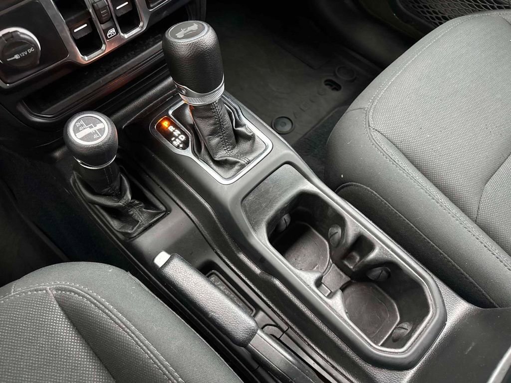 Used 2022 Jeep Wrangler Unlimited Sport AWD/4WD image 29