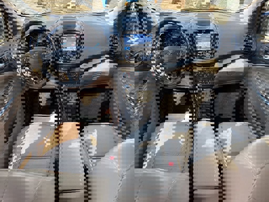 Used 2019 Ford Escape Titanium image 24