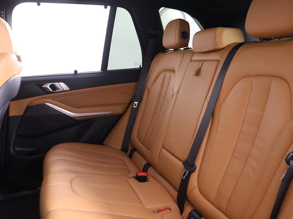 Used 2022 BMW X5 xDrive40i AWD/4WD image 36