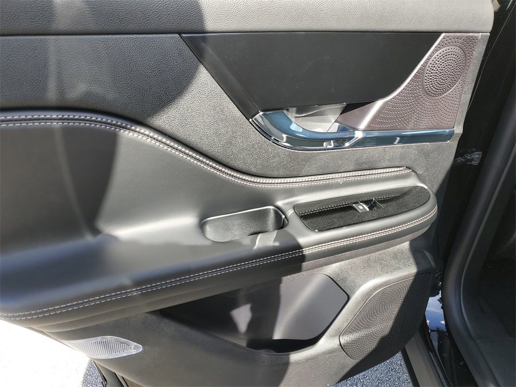 New 2026 Lincoln Corsair Grand Touring w/ Rear Removable Package Tray image 9