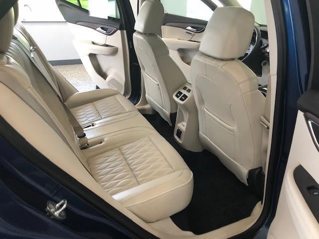 Used 2023 Buick Envision Avenir AWD/4WD image 14