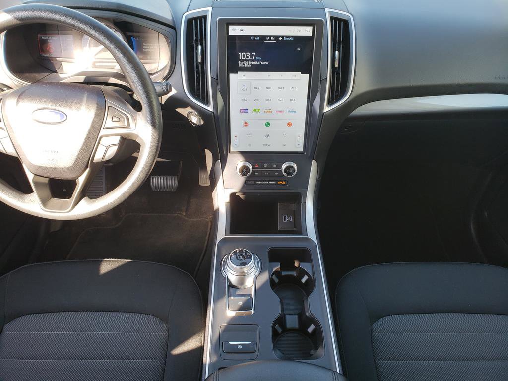 Certified 2023 Ford Edge SE image 2