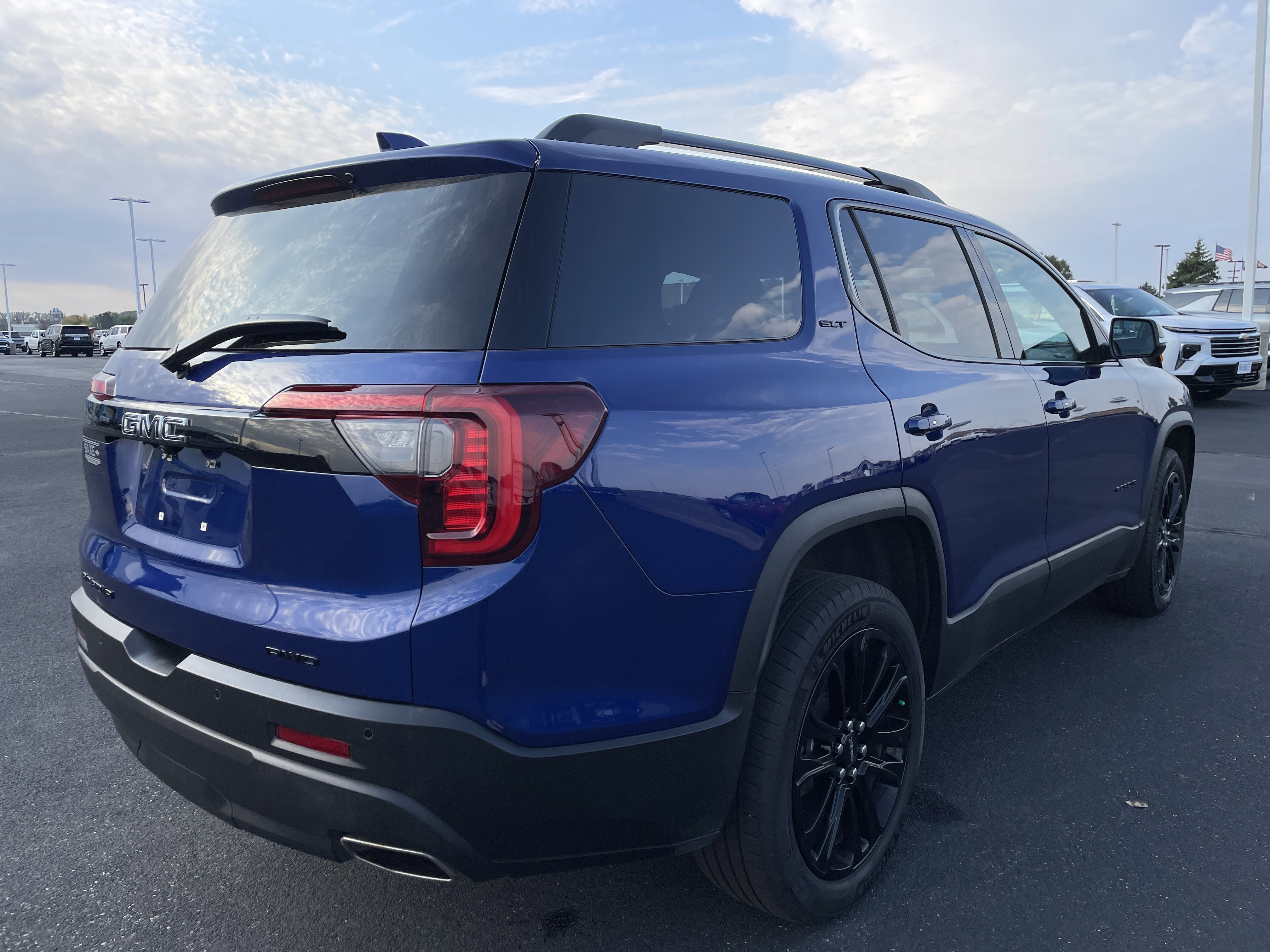 Certified 2023 GMC Acadia SLT w/ Elevation Edition image 5