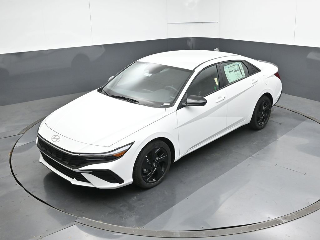 New 2026 Hyundai Elantra Sport FWD image 18