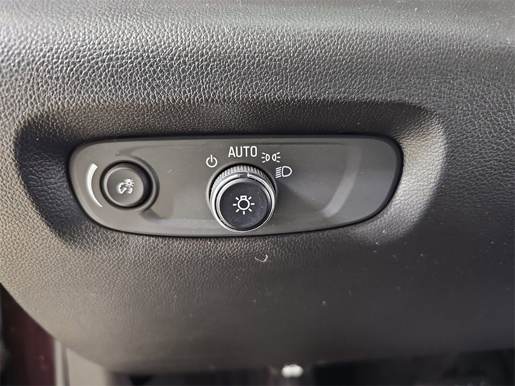 Certified 2023 Chevrolet Traverse LT image 33