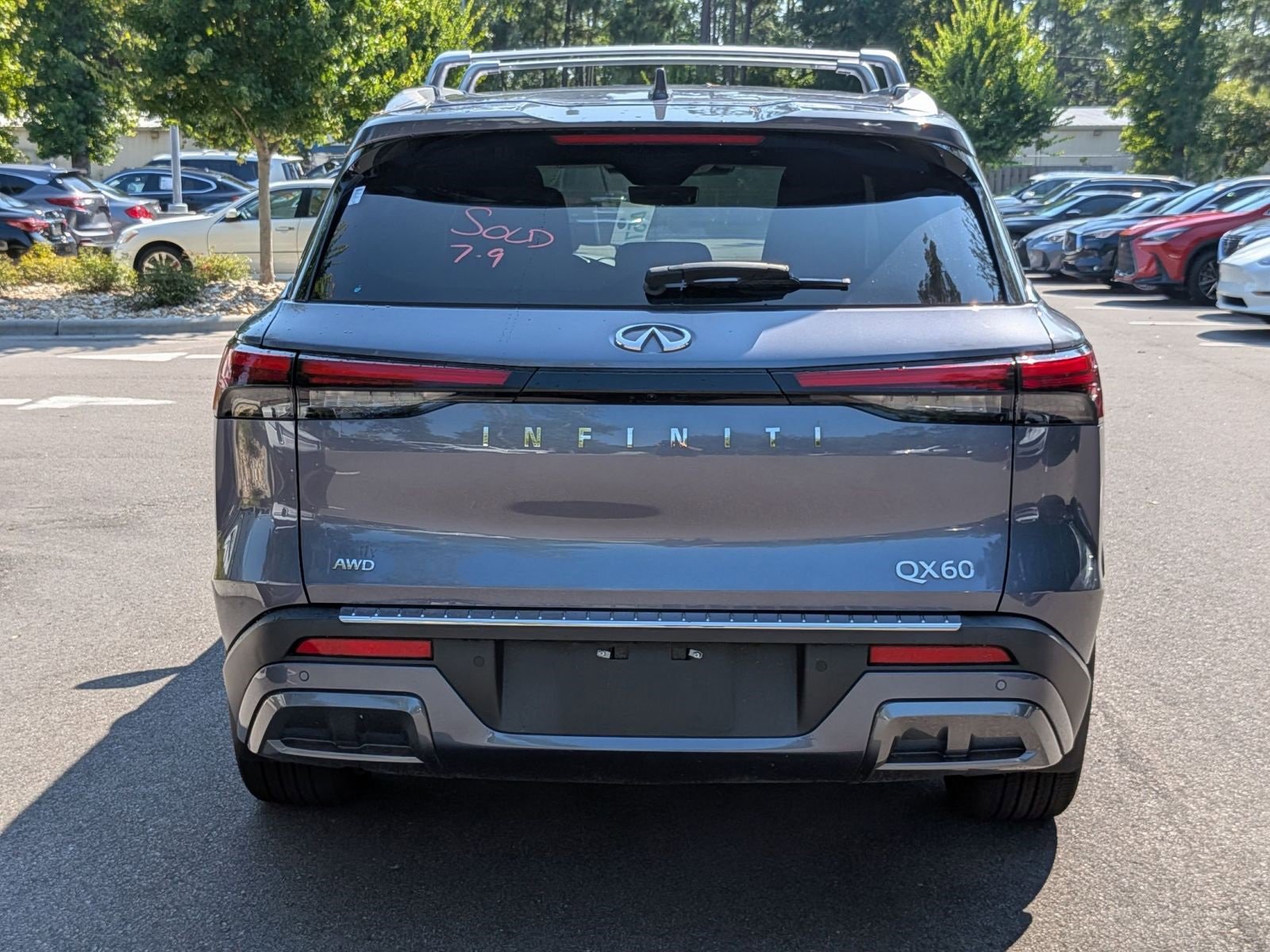 Used 2023 INFINITI QX60 Sensory w/ Vision Package image 4