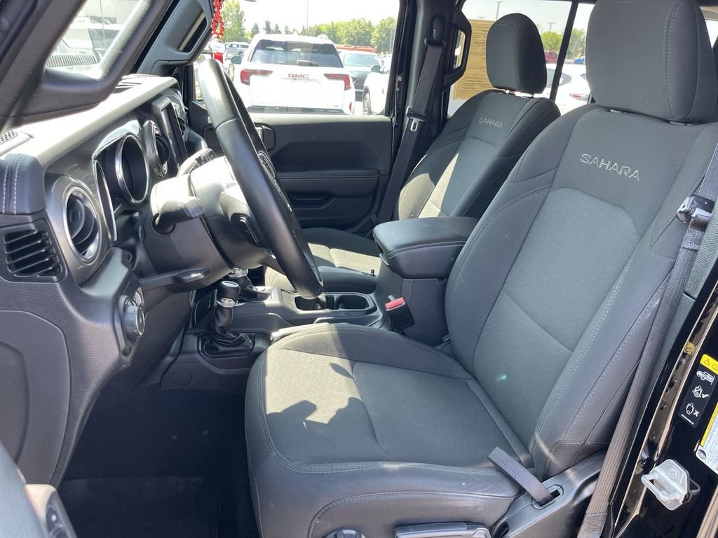 Used 2022 Jeep Wrangler Unlimited Sahara AWD/4WD image 11