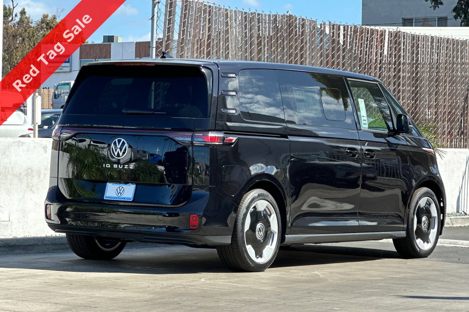 New 2025 Volkswagen ID. Buzz Pro S image 5