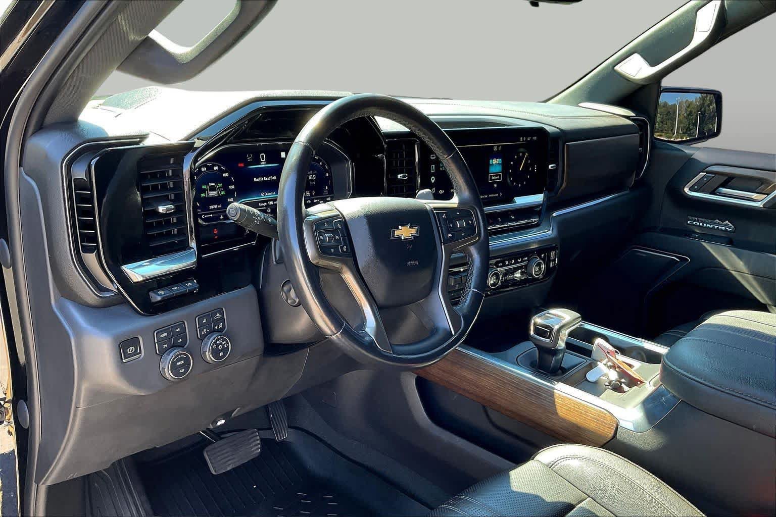 Used 2023 Chevrolet Silverado 1500 High Country w/ High Country Premium Package AWD/4WD image 35