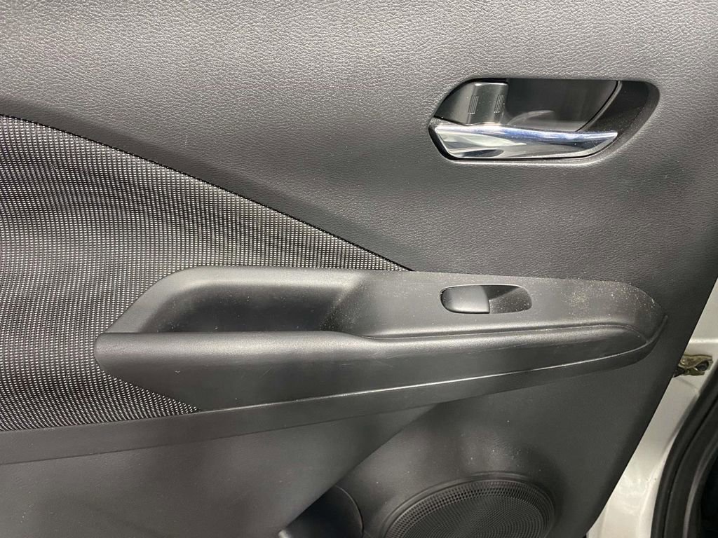 Used 2020 Nissan Kicks SV FWD image 14