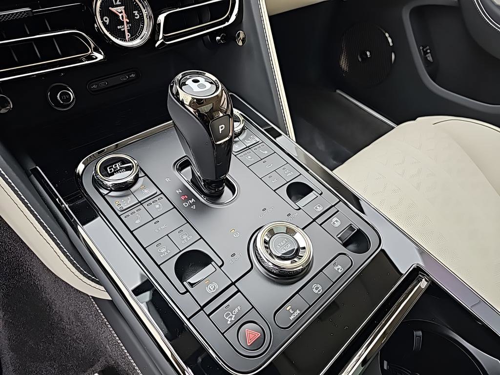 New 2025 Bentley Flying Spur Plug-In Hybrid image 29