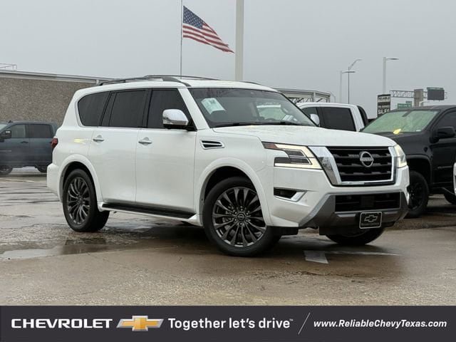 Used 2023 Nissan Armada Platinum w/ Captain's Chairs Package RWD image 2