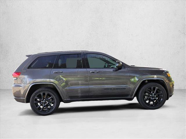 Used 2020 Jeep Grand Cherokee Altitude RWD image 4