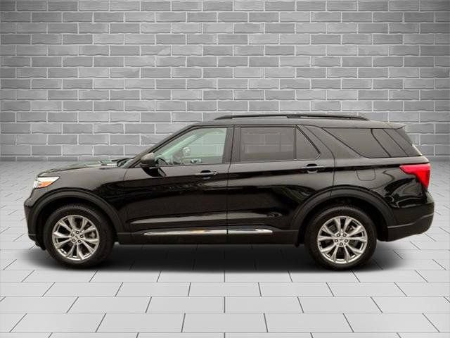 Certified 2023 Ford Explorer XLT w/ Equipment Group 202A AWD/4WD image 8